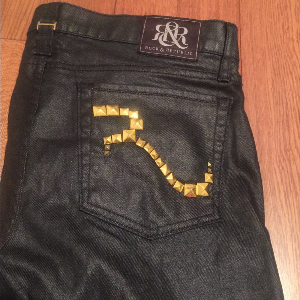 Rock& Republic black pants with gold metal R